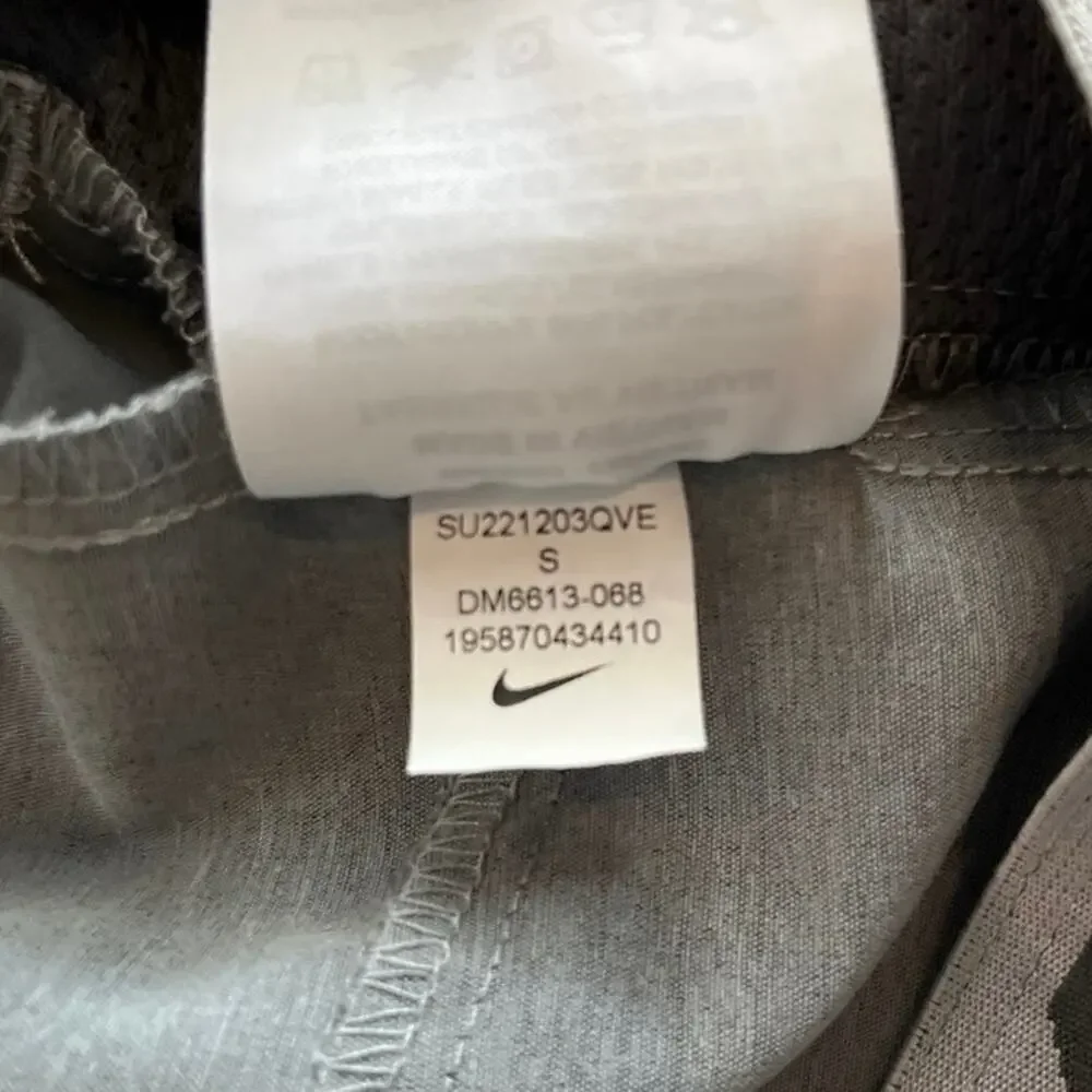 Nike Dri-Fit‎ Flex 8” Training Athletic Shorts Size Small Iron Gray Lightweight